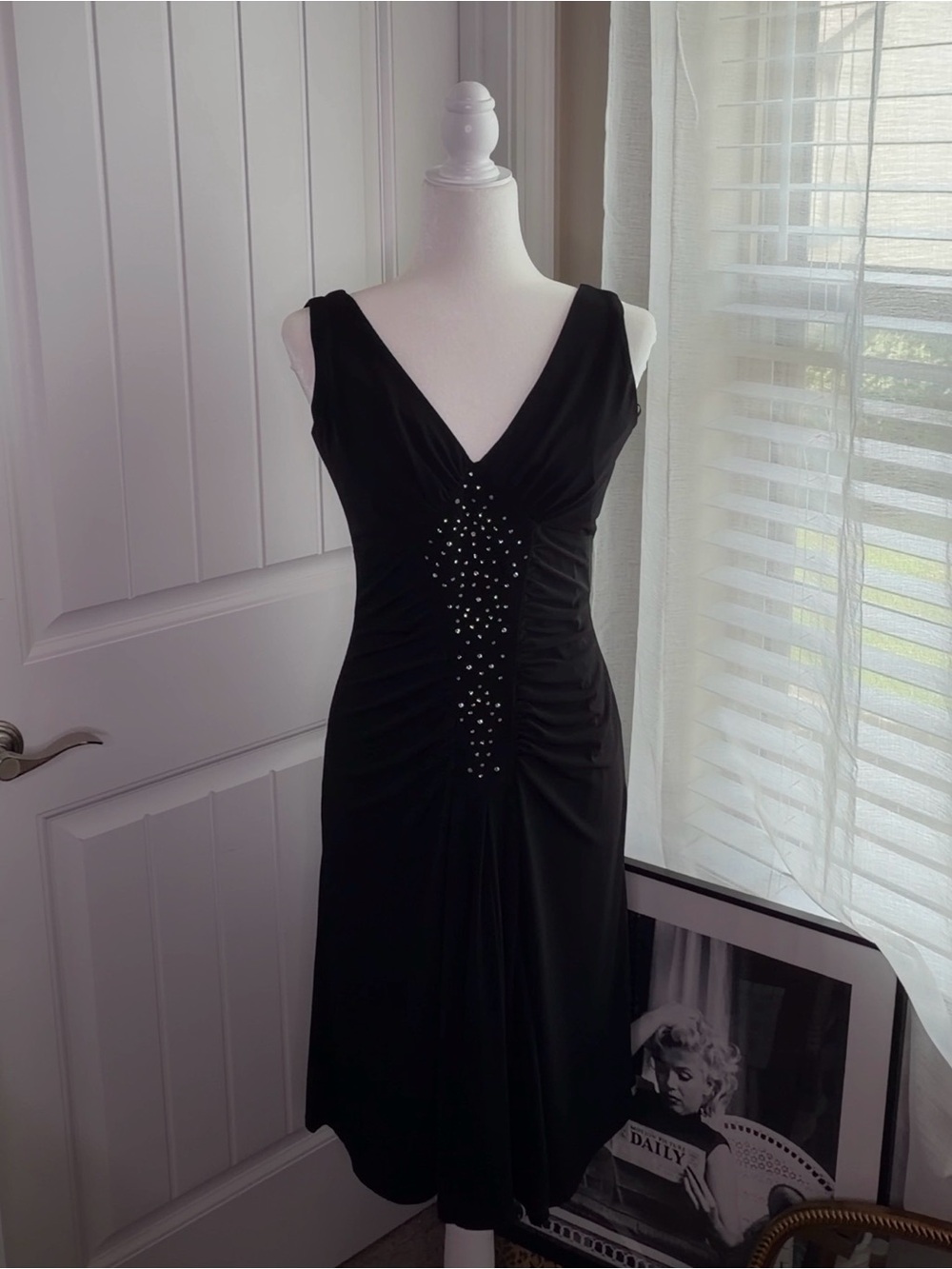 VTG Scott McClintock - Black V-Neck Dress with Rhinestone Detail - Size 10